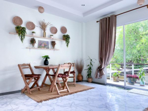 Sea Dreamer Beachfront Apartments